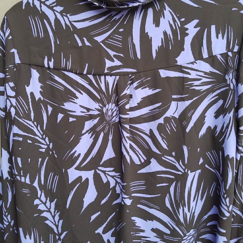 Dana Buchman Black Blue Floral Blouse size Medium - Picture 6 of 12